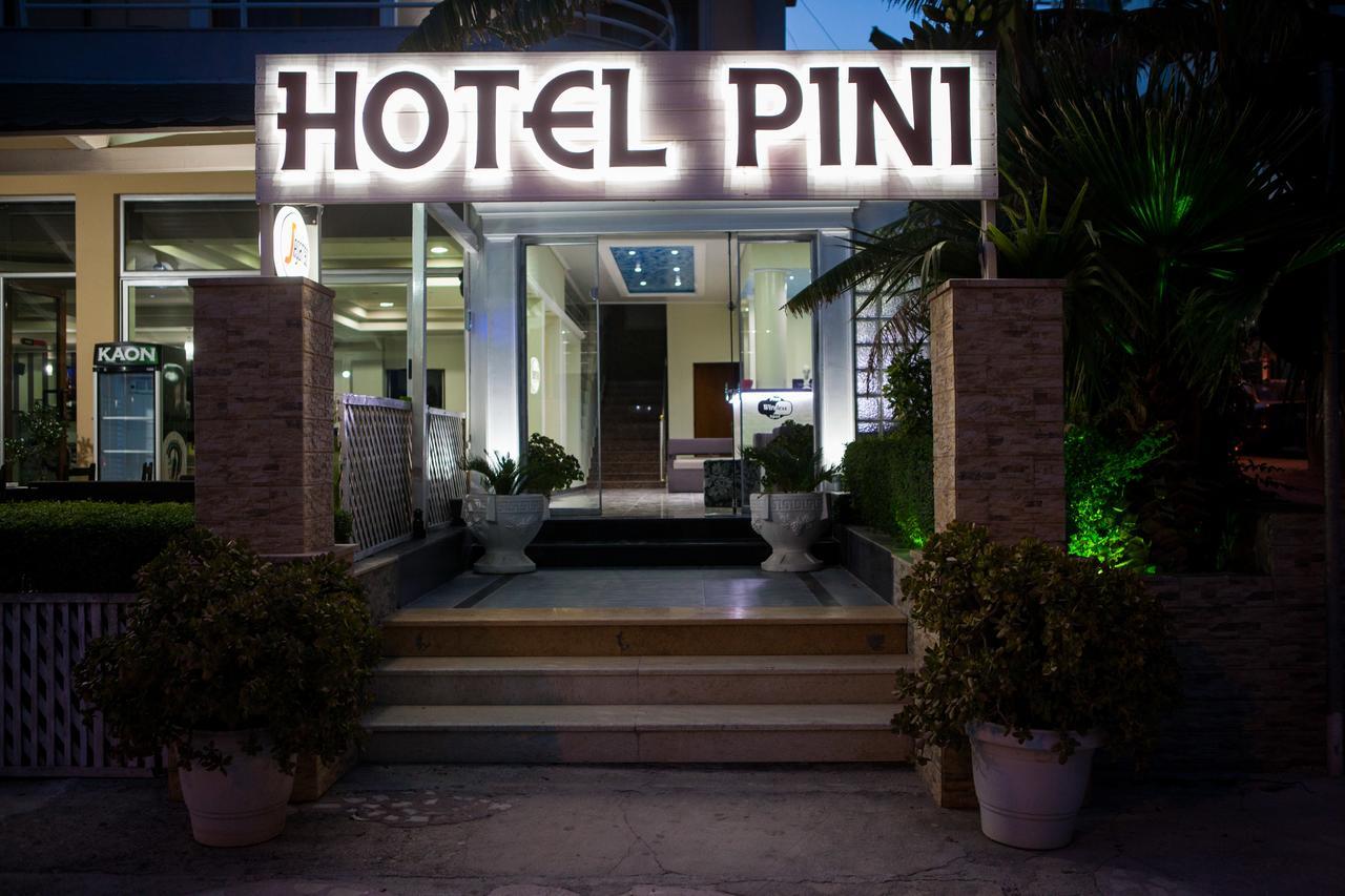 Hotel Pini ซารานเดอ ภายนอก รูปภาพ